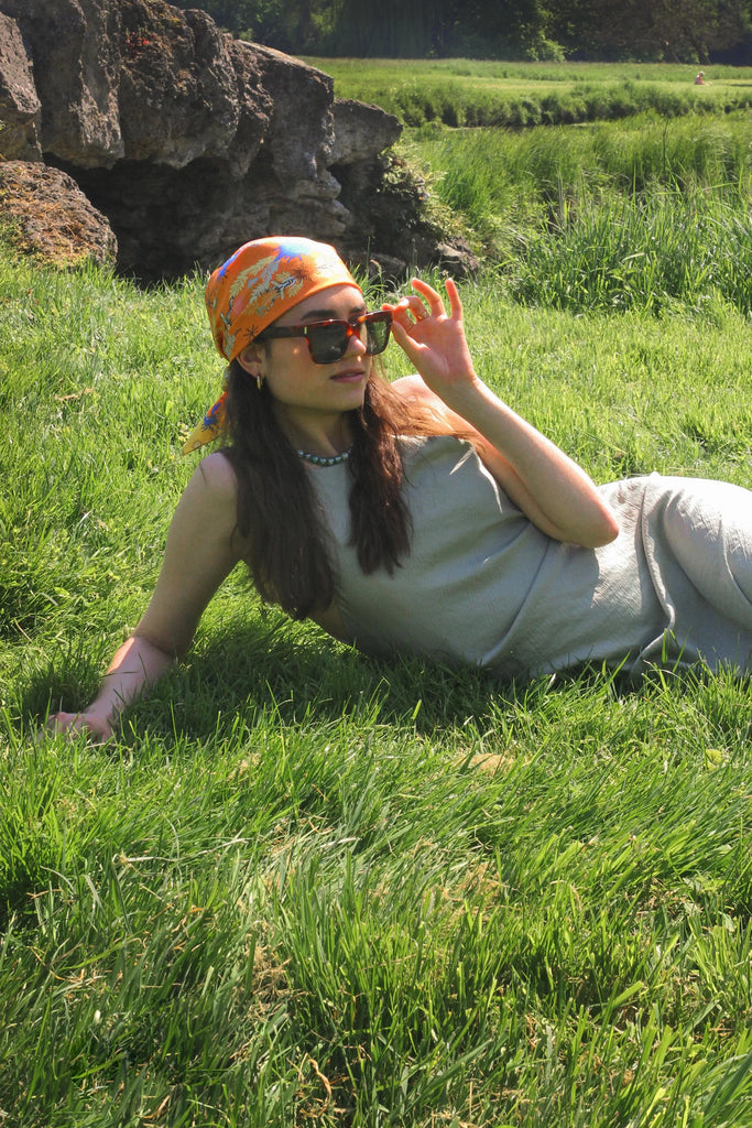 Carré en soie, 65, Le Chaman, orange