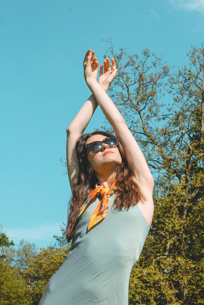 Foulard triangle, les chamans de la terre, orange
