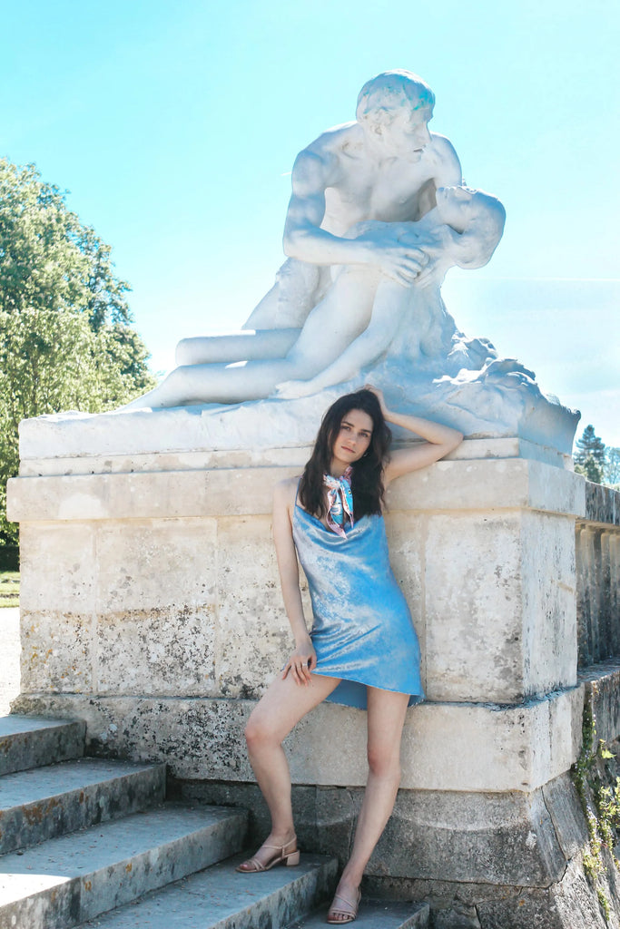 Foulard triangle, le scarabée, rose