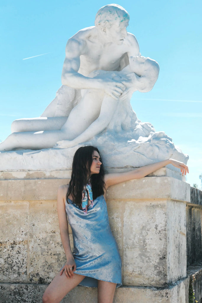 Foulard triangle, le scarabée, rose