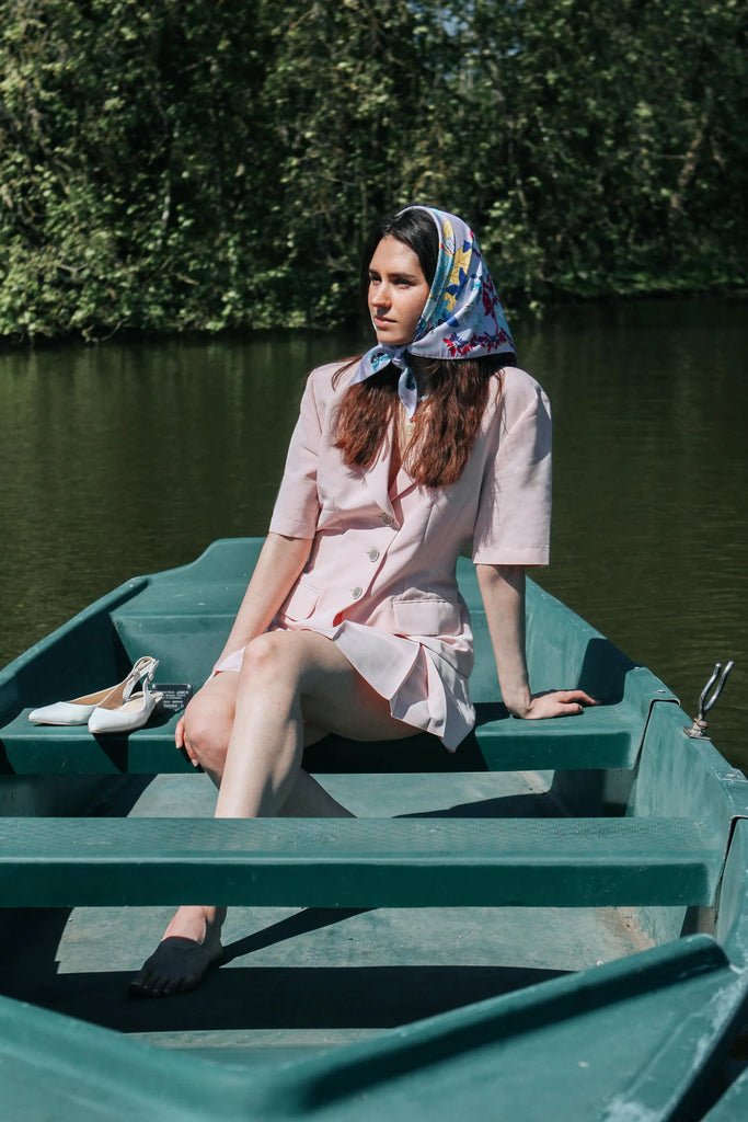 Foulard triangle, le scarabée, mauve