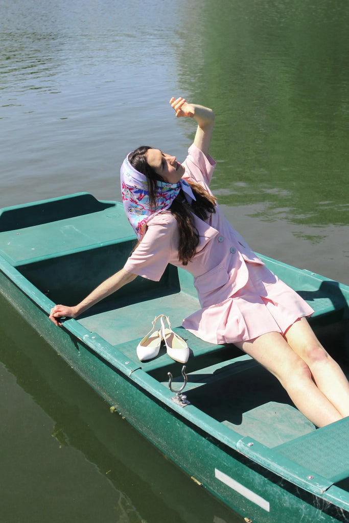 Foulard triangle, le scarabée, mauve