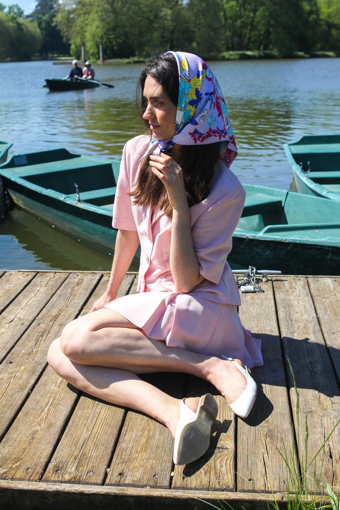 Foulard triangle, le scarabée, mauve