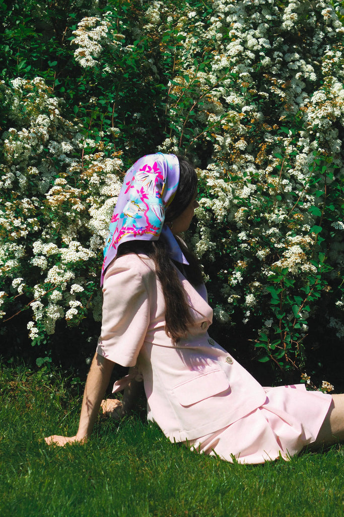 Foulard triangle, le scarabée, mauve