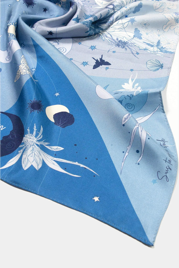 Carré en soie, 65, La cassiopée bleue, bleu 